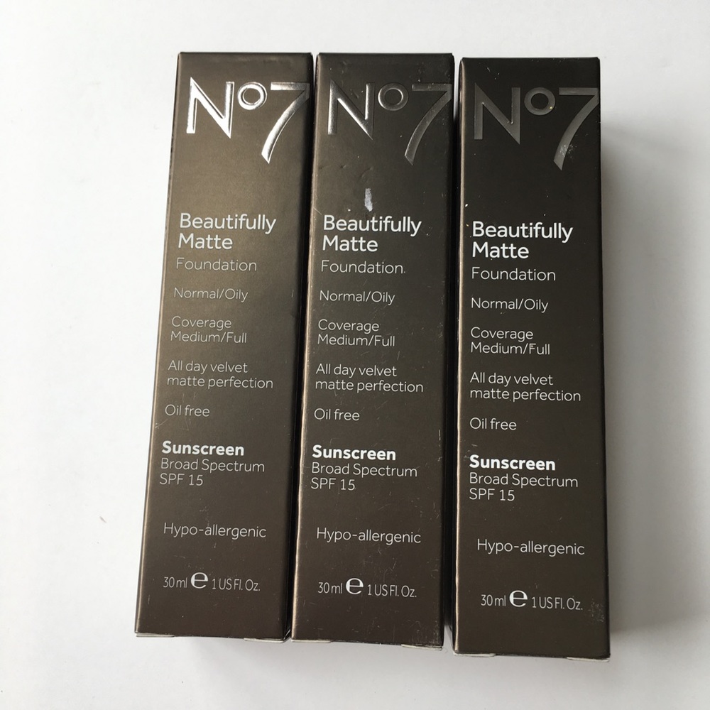 No. 7 Beautifully Matte Foundation New in Box - Picture 5 of 5